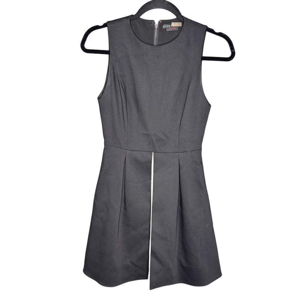 Alice + Olivia Employed Bria Dress Womens 0 Black White Split Front Pleated